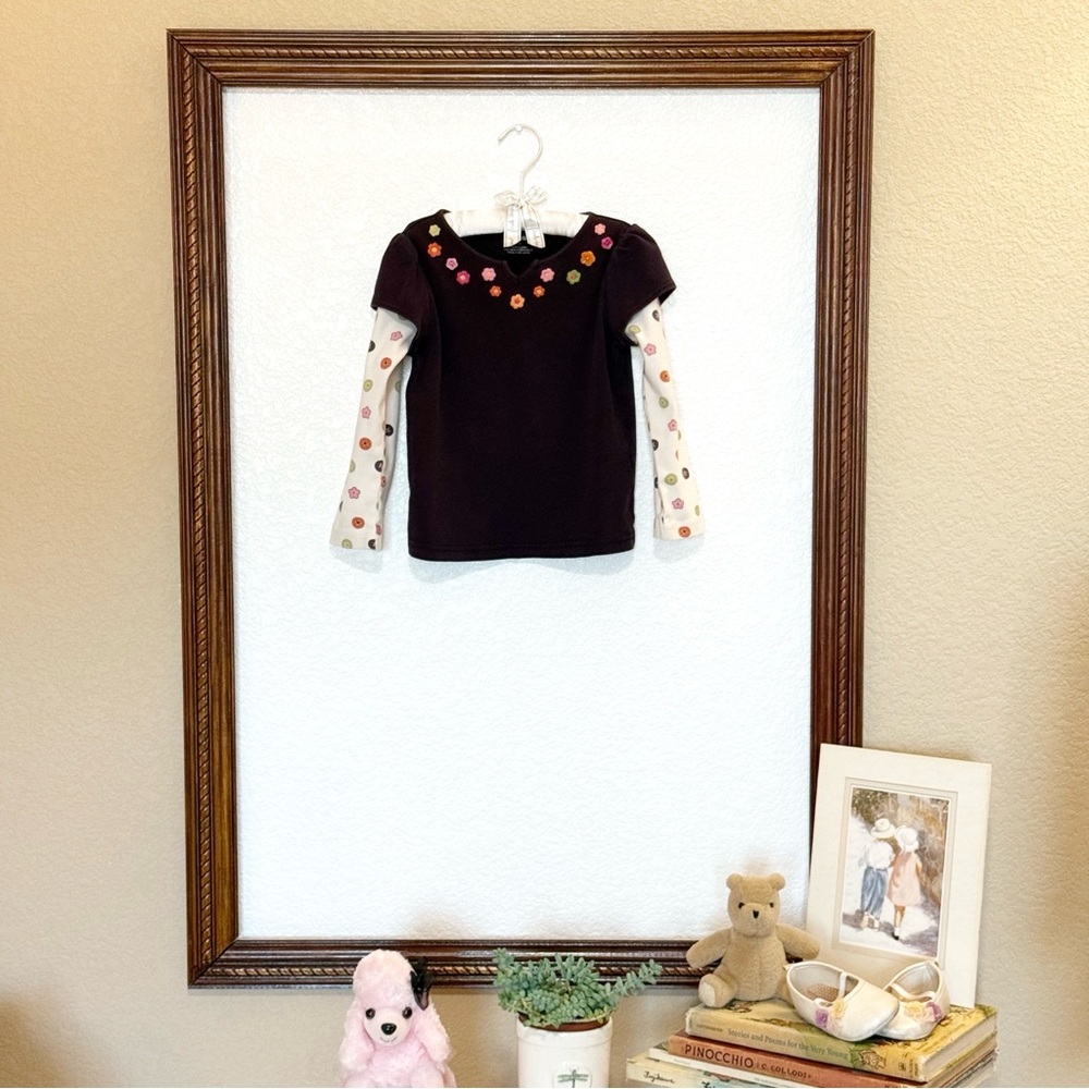 Gymboree EUC 2009 All About Buttons line Button Flower Double Sleeve Tee Size 4